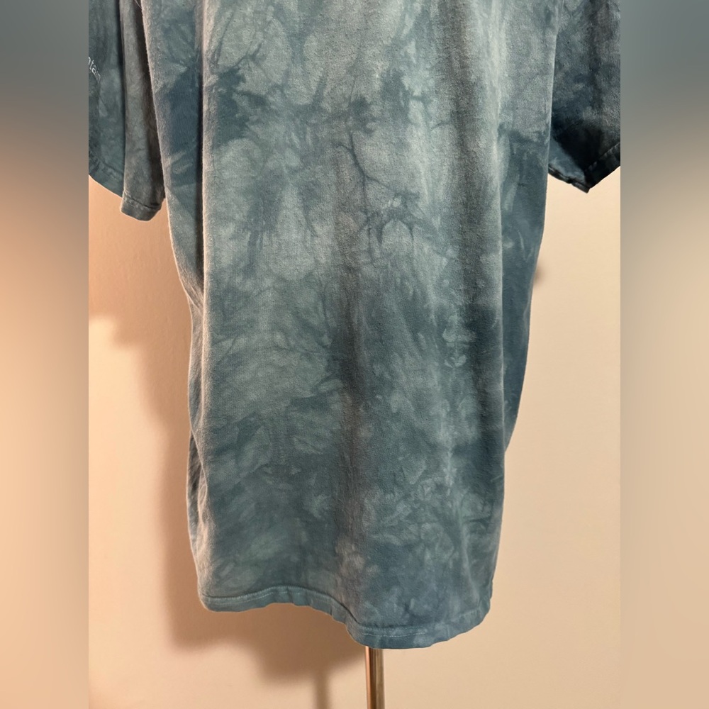Preloved The Mountain Blue And Gold Macaws Green Classic T-Shirt size large - Picture 9 of 11